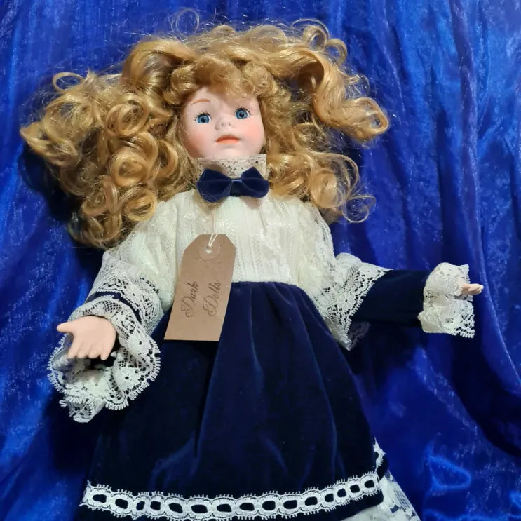 Muñeca embrujada real necesita un hogar amoroso, Caroline, muñeca espiritual, espíritu protector, darkdolls13, genuina muñeca embrujada